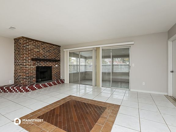 3rd image of 993 Alladin Dr