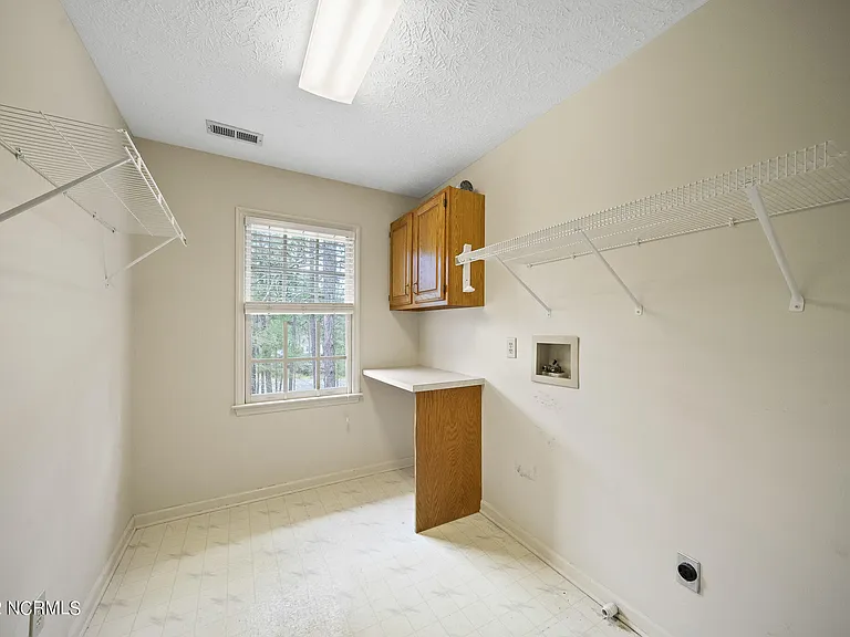 300 Clearfield Ln — Photo 29