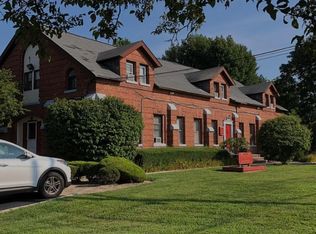 537 Keith Ln APT 1A, West Islip, NY 11795