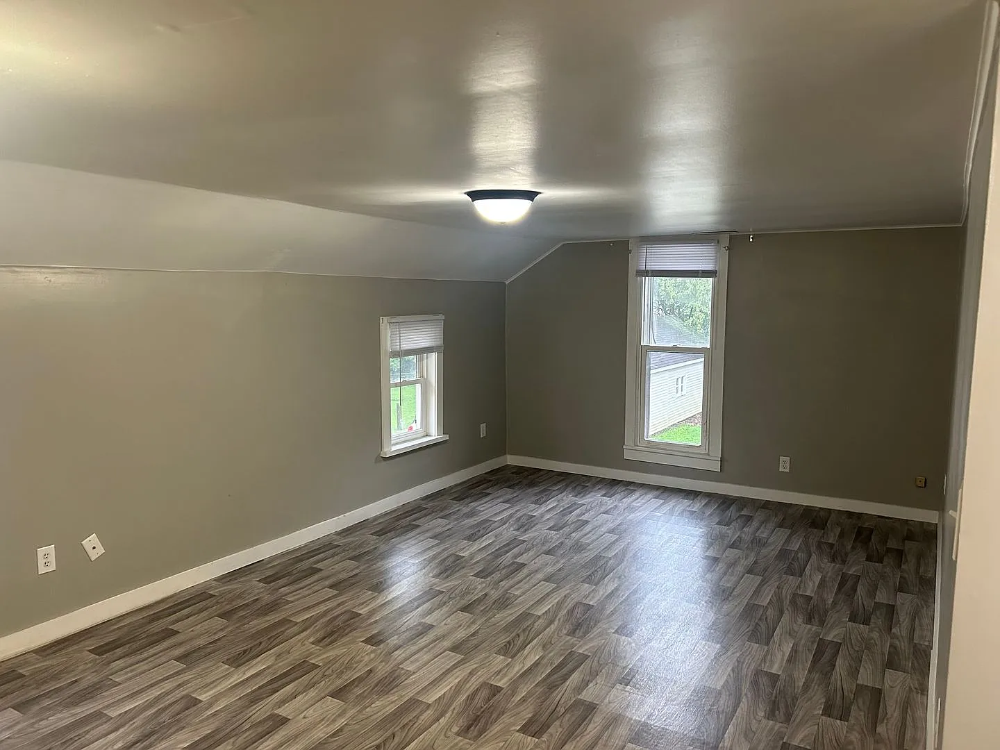 874 Cline St — Photo 3