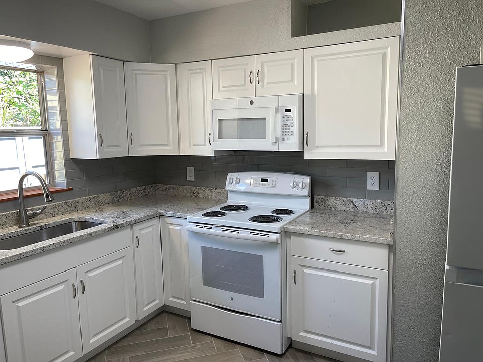 Spacious kitchen with plenty of light