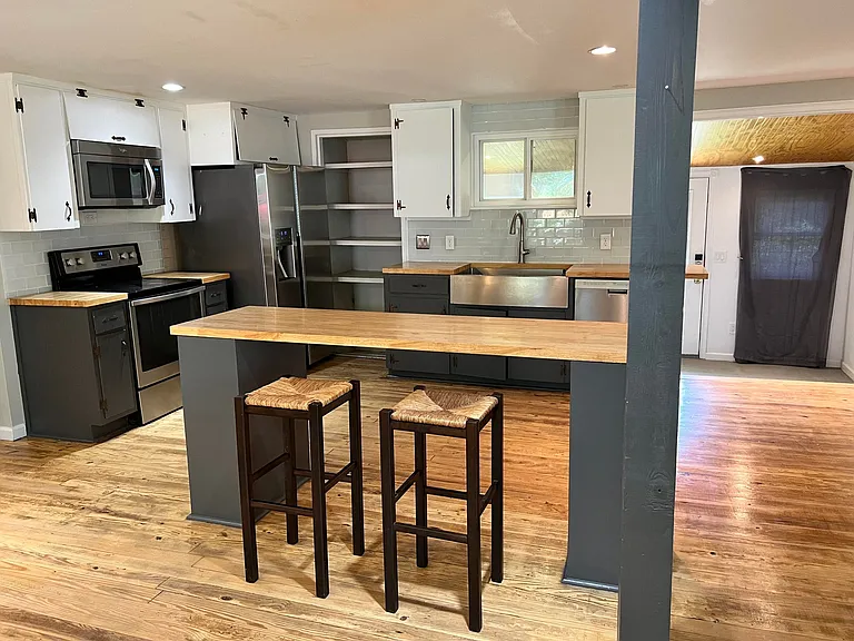 1005 Kirby Dr — Photo 8