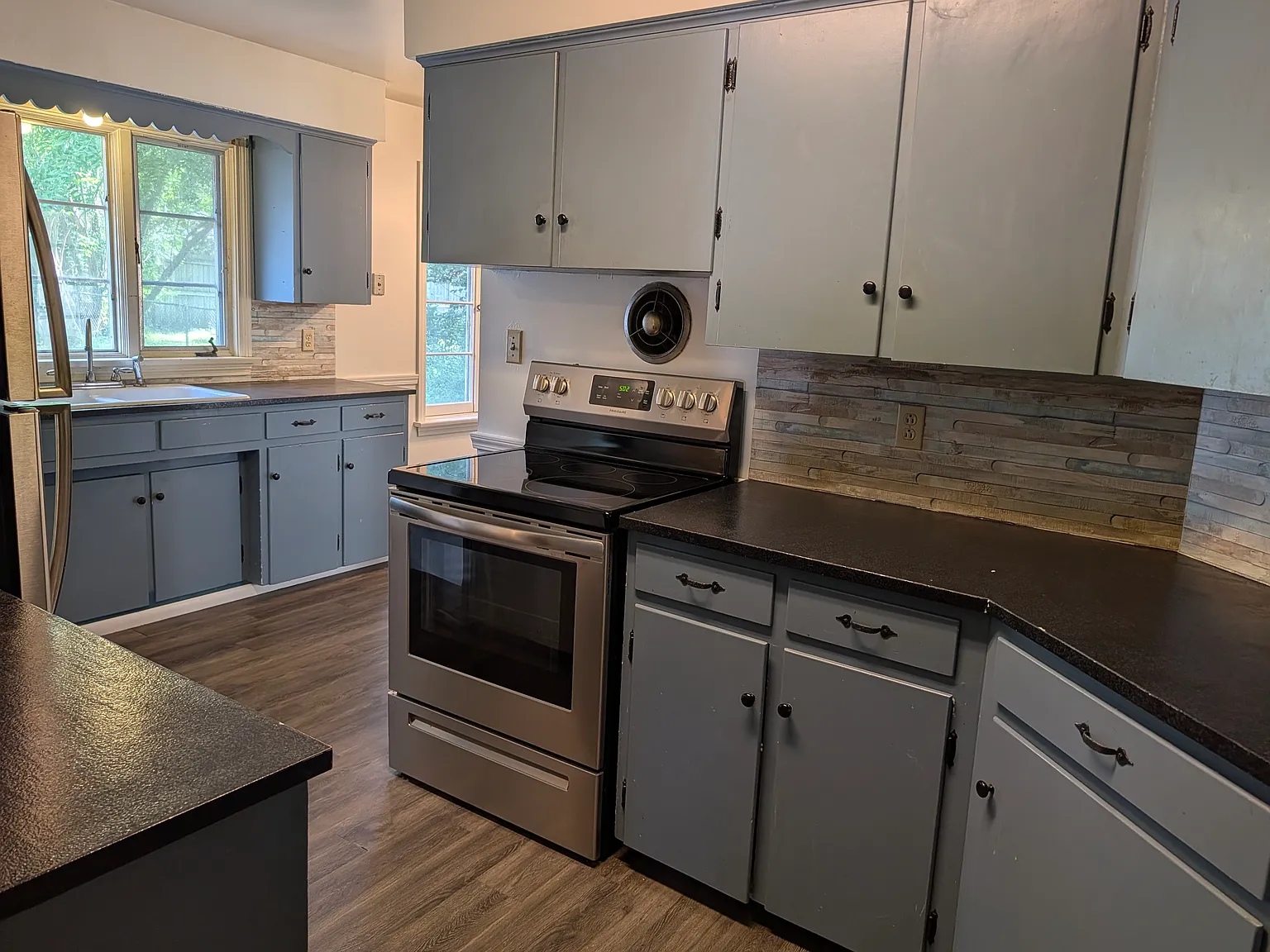 3 bed, 1.5 bath, $1,500 — Photo 4