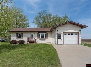 1029 Upper Valley Dr, Blue Earth, MN 56013