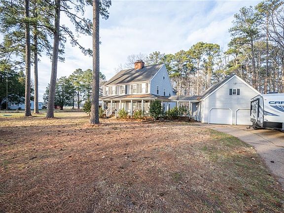 3rd image of 3212 Douglas Rd