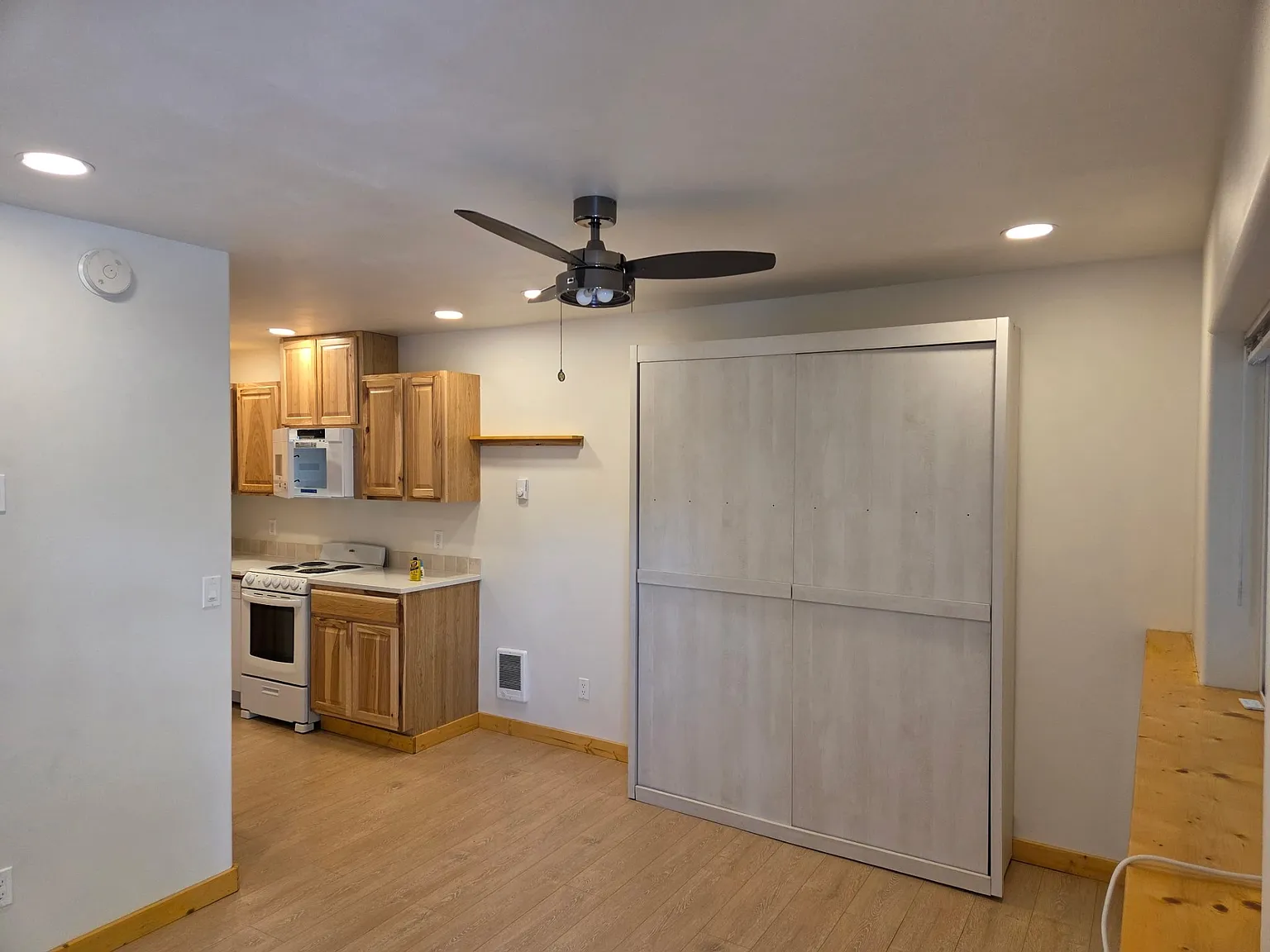 Studio, 350 sqft, $1,200 — Photo 2