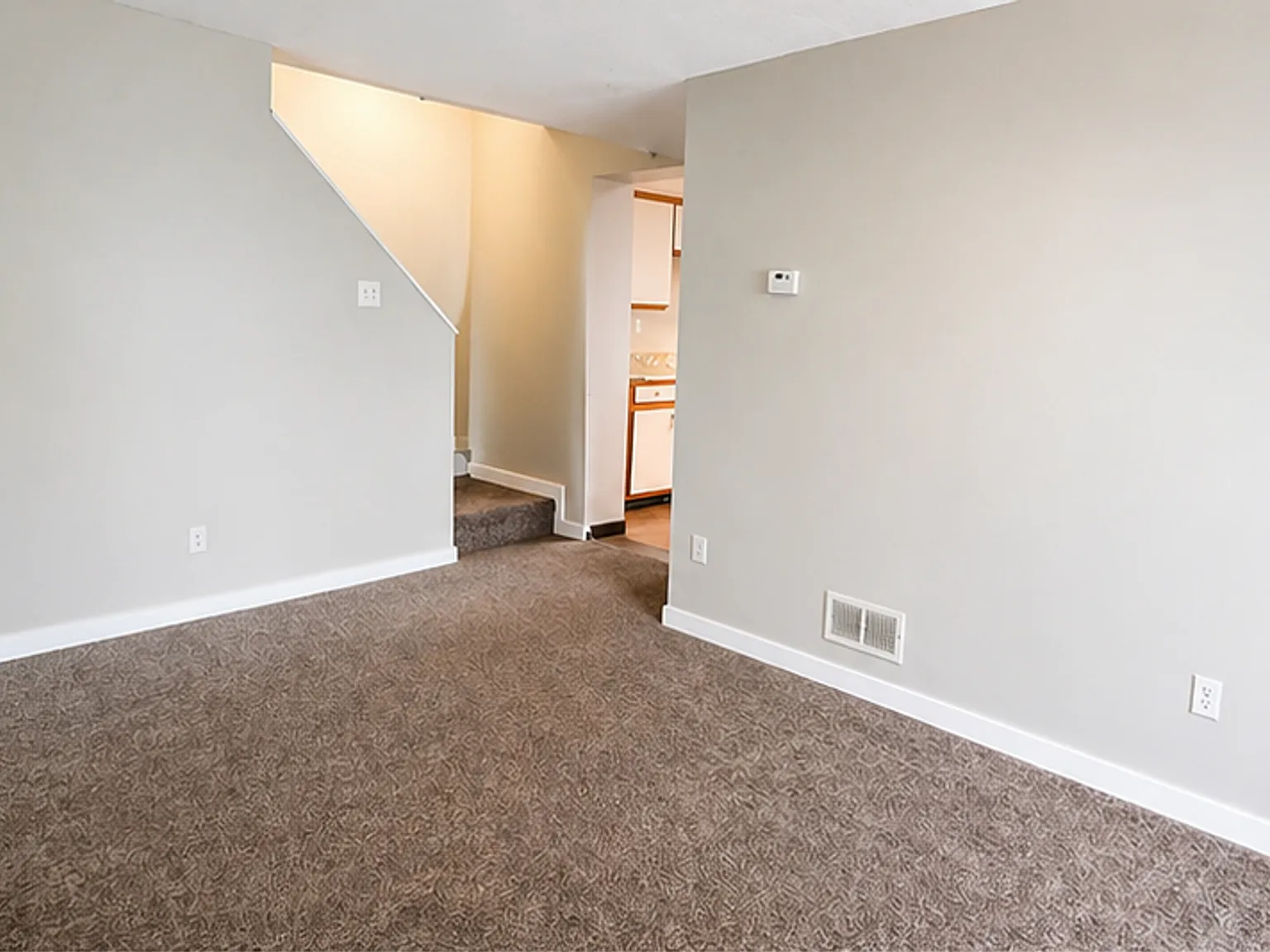 South Side Duplex Apartment For Rent * Pet Friendly * Walk to E. Carson St. * Available Now * Ren... — Photo 4