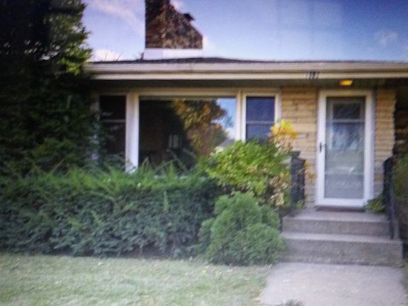 4th image of 1802 Ford Pkwy
