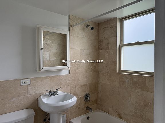 4th image of 7630 N Milwaukee Ave #1VB