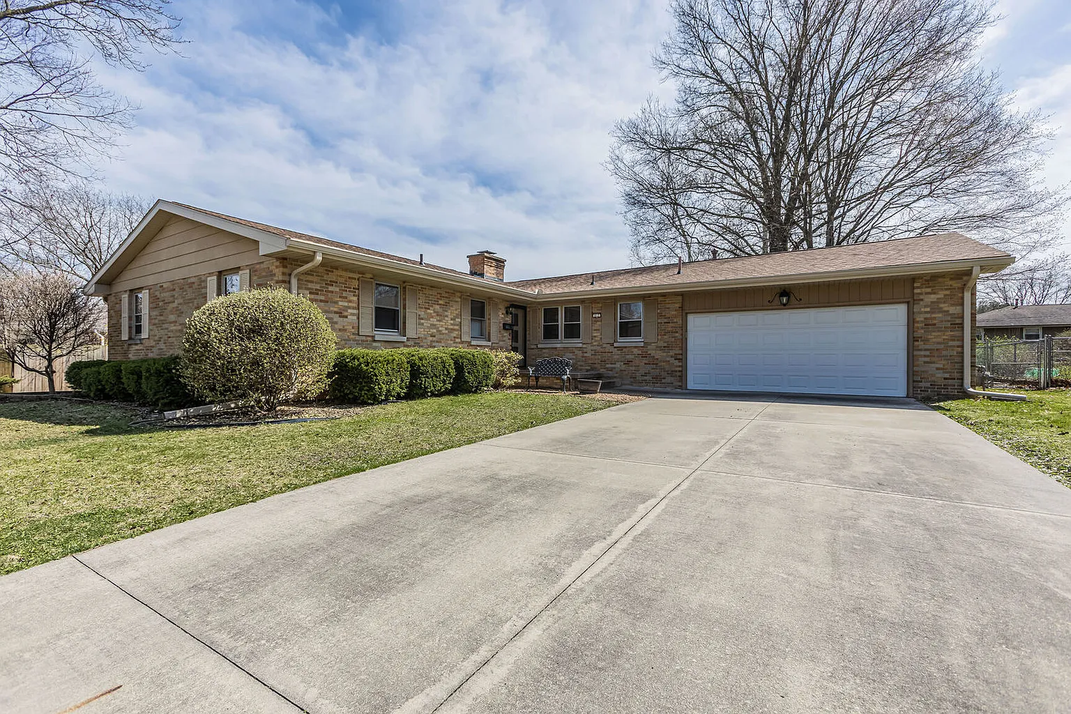 613 E Evergreen Ct photo 1