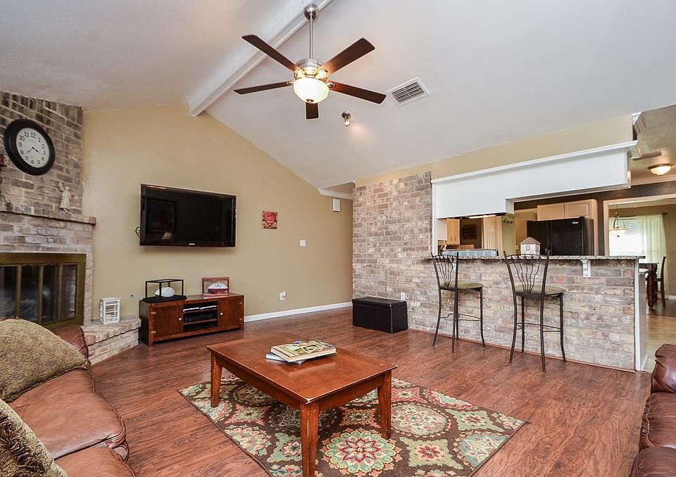 1st image of 13914 Ivymount Dr