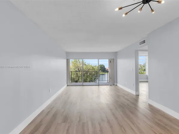 502 NW 87th Ave APT 309, Miami, FL 33172