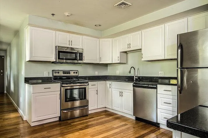 494 Woonasquatucket Ave — Photo 3