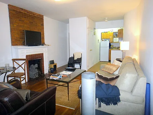 Rented by Balass Ralph, LREB | media 18