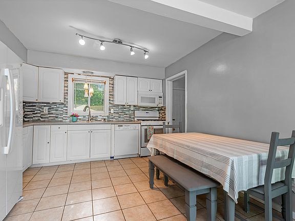 5th image of 4432 Burgis Ave SE