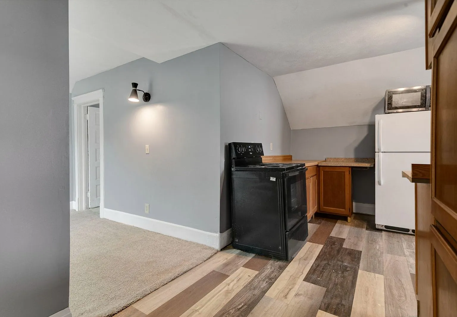 2 bed, 800 sqft, $895 — Photo 1