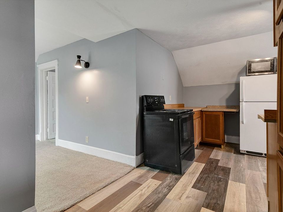 1st image of 1318 Clover St #2