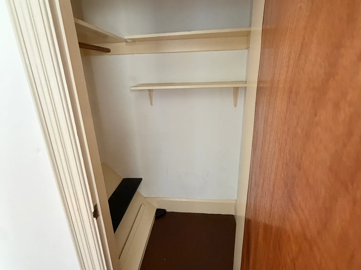Studio, 300 sqft, $1,500 — Photo 3