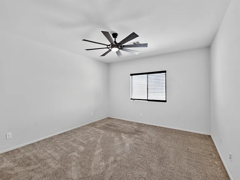 18465 N Lakeside Dr — Photo 9