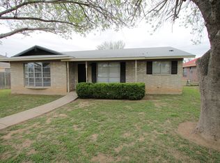 124 Vanham St, Uvalde, TX 78801
