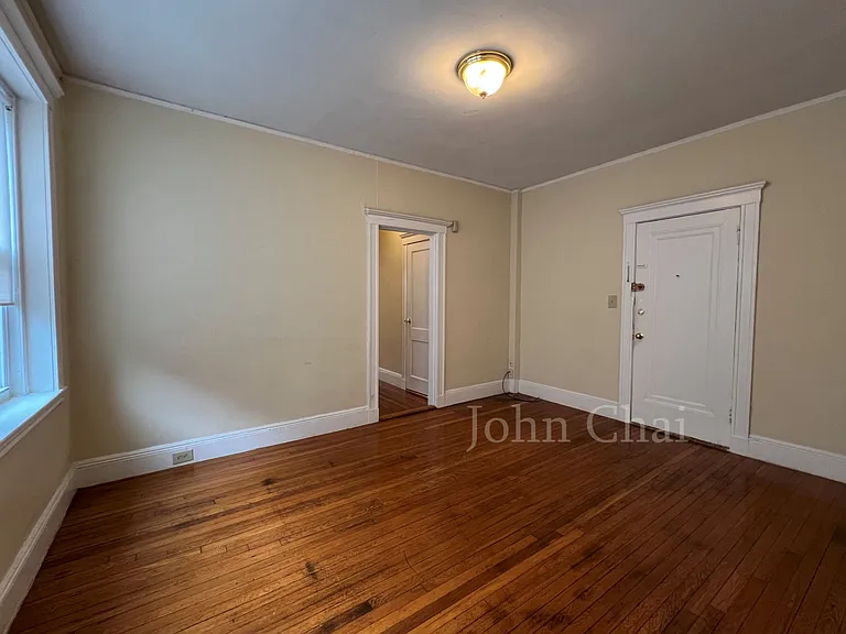 64 Woodstock Ave #8 — Photo 6