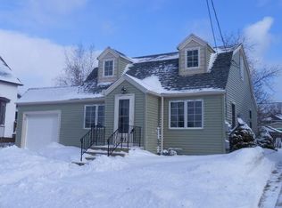 725 S 27th St, Manitowoc, WI 54220