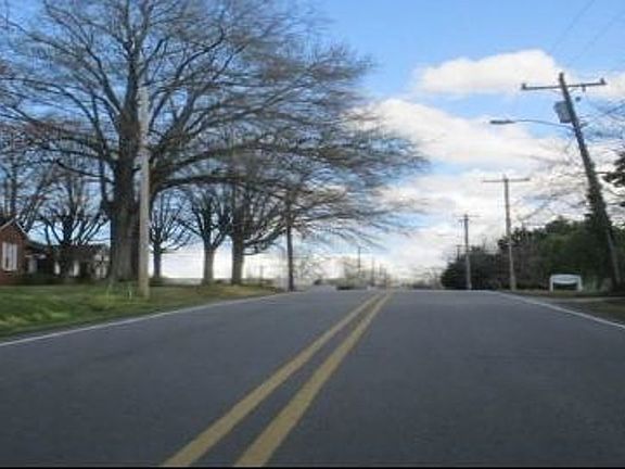 Exterior Neighborhood (street photo)