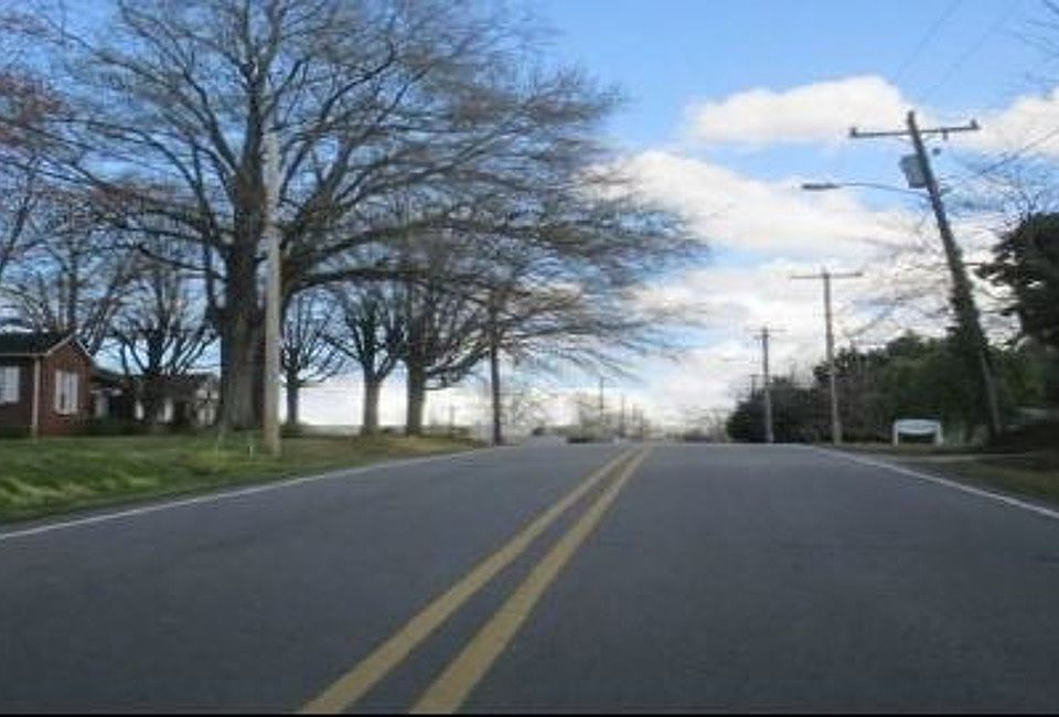 Exterior Neighborhood (street photo)