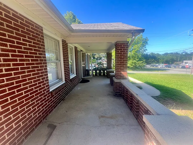 513 Alamance Rd — Photo 19