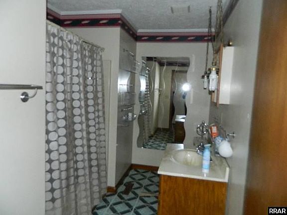 4th image of 1412 Liberty St