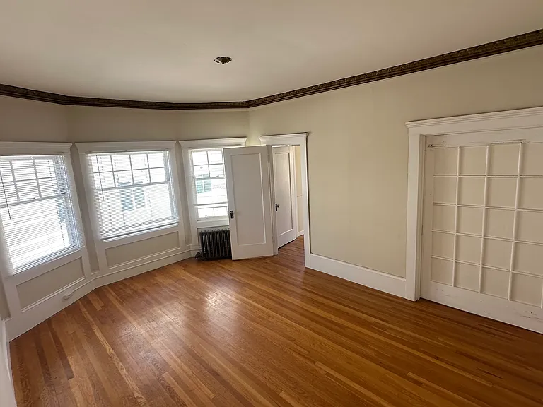 390 Grand Ave #11 — Photo 8