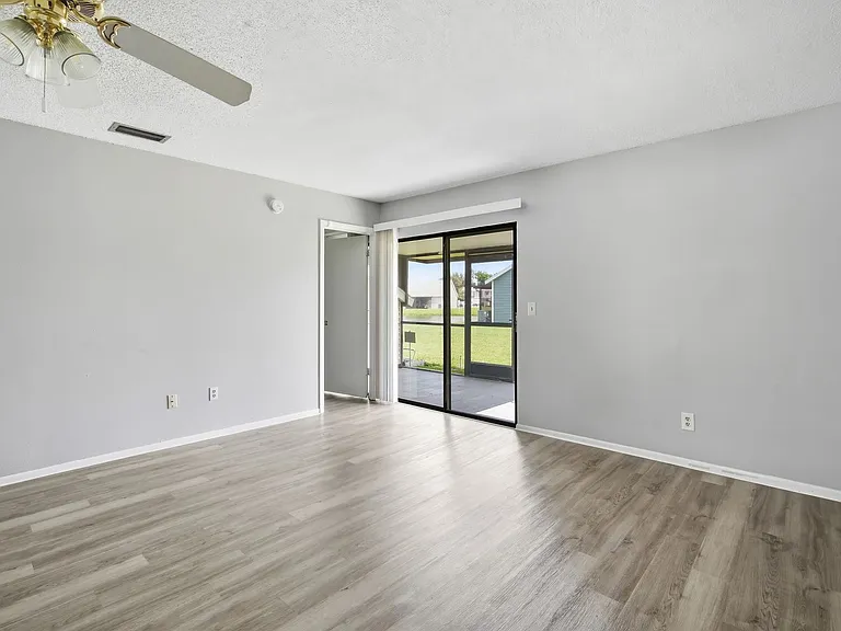 5401 Britwell Ct — Photo 17