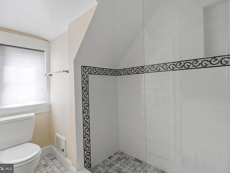 3313 Cleveland Ave NW — Photo 45