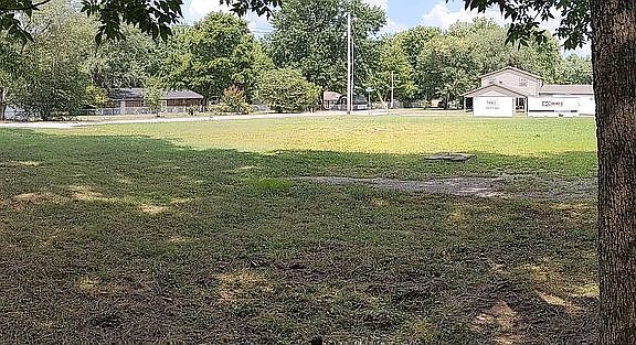 5th image of 1203 SE G St