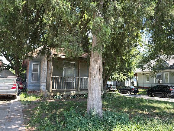 3rd image of 2615 Sacramento St