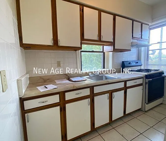 5400 Lansdowne Ave #2 — Photo 2