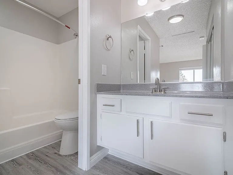 Citrus Grove Apartments — Photo 18