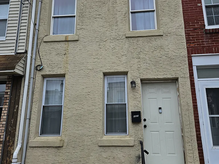 4628 Melrose St — Photo 2