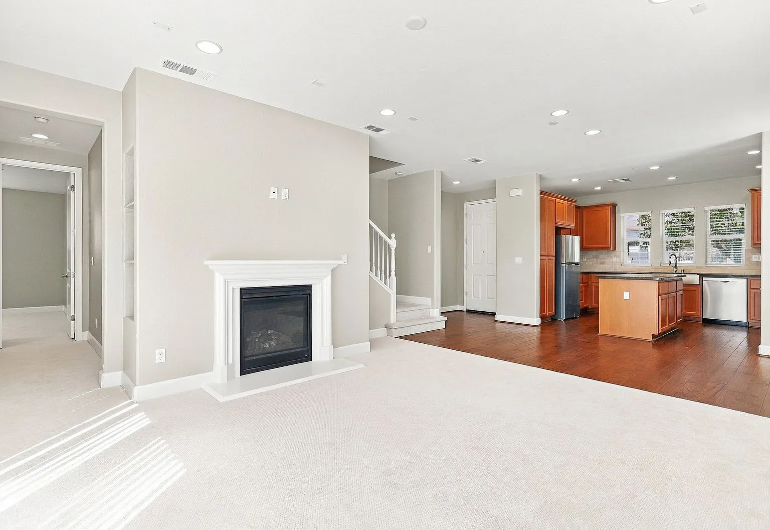 4 bed, 3.0 bath, 2079 sqft, $2,895 — Photo 3