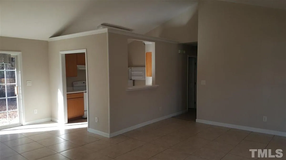 3 bed, 3.0 bath, $1,500 — Photo 3