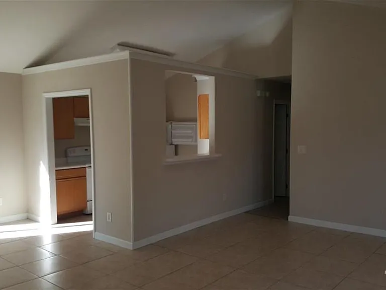 3204 Stedman Dr — Photo 3