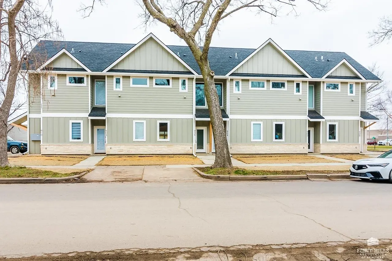 1 bed, $1,400 — Photo 1