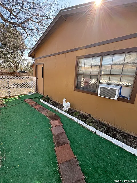 1 bed, 1.0 bath, 440 sqft, $900 — Photo 4