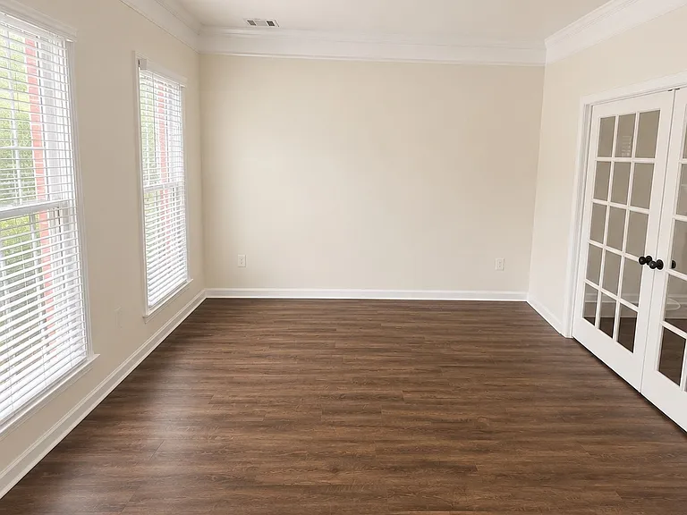 10295 Medridge Cir — Photo 3