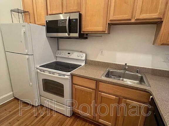 5th image of 1401 Columbia Rd NW APT 208