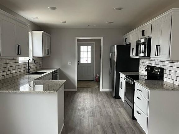 2nd image of 3304 Doniphan Ave