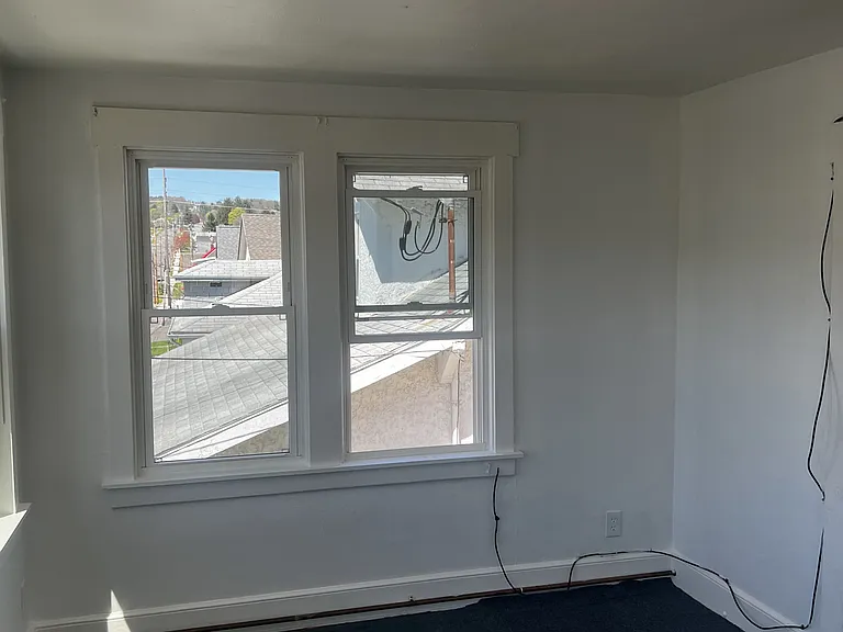 318 Hill Ave #2 — Photo 2