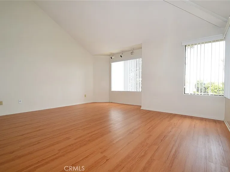 2595 Plaza Del Amo #413 — Photo 11