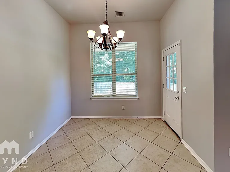 3317 Wood Valley Rd — Photo 6