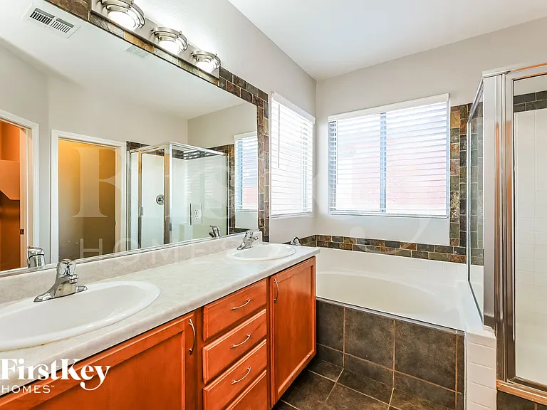 10828 Avenzano St — Photo 12